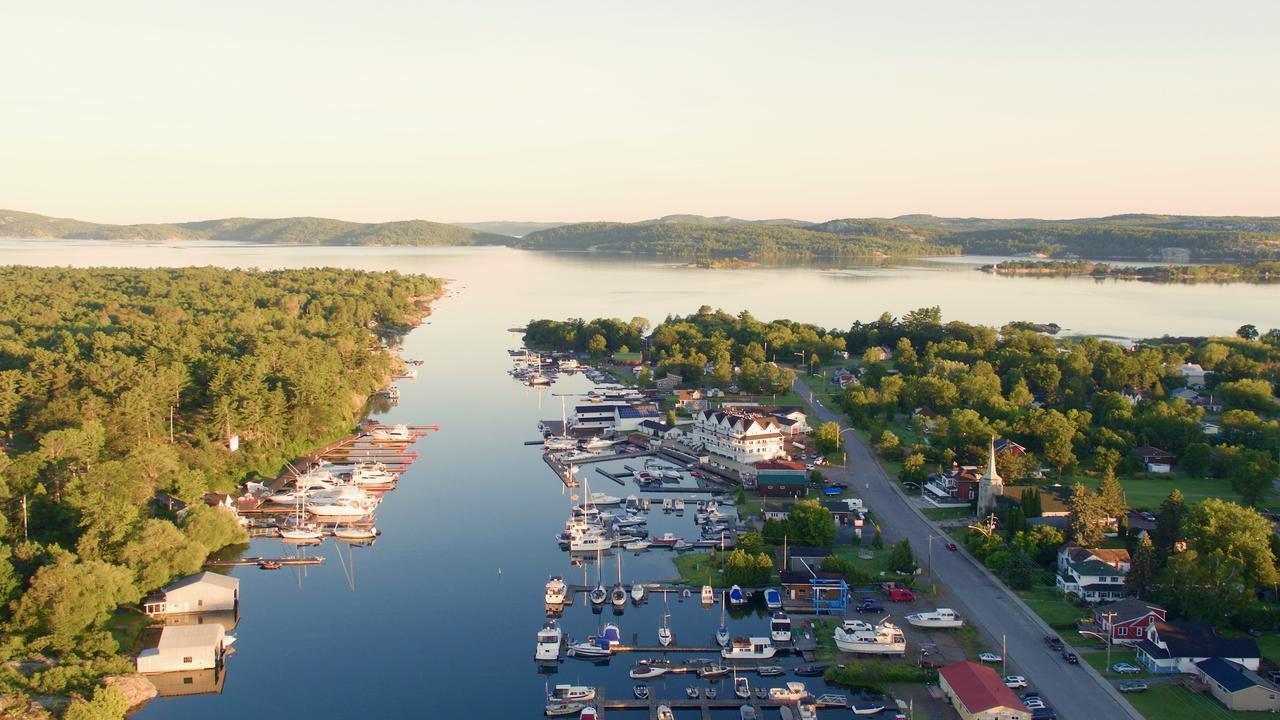 Sportsman'S Inn Resort & Marina Киларни Екстериор снимка